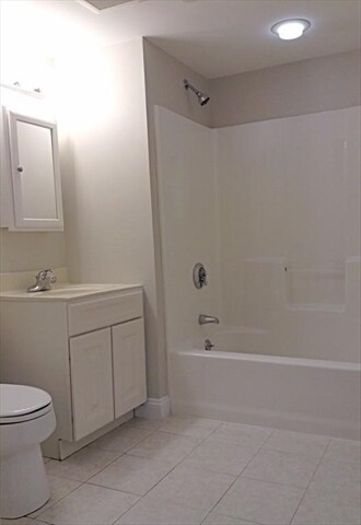 Building Photo - 1522 VFW Pky