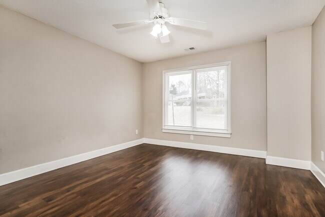 Building Photo - 1310 Kay Terrace SE