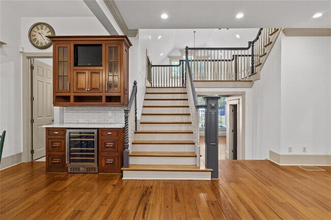 Building Photo - 390 Hembree Rd