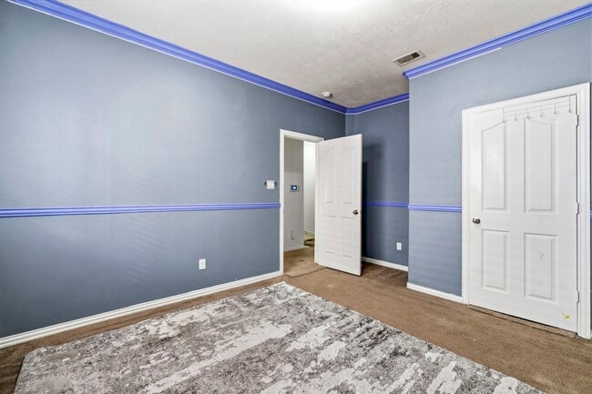 Building Photo - 8203 Loetsch Ridge Way