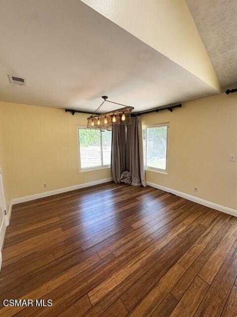 Building Photo - 1580 Valecroft Ave