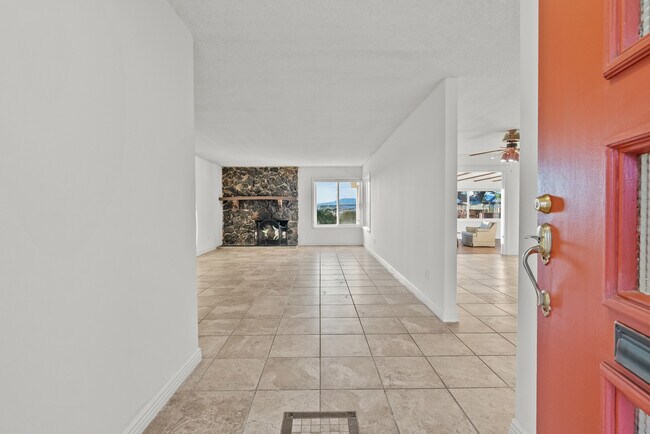 Building Photo - 10561 Alskog St