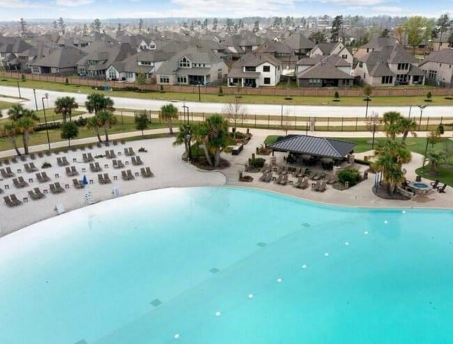 Building Photo - 12662 Barclay Ter Dr