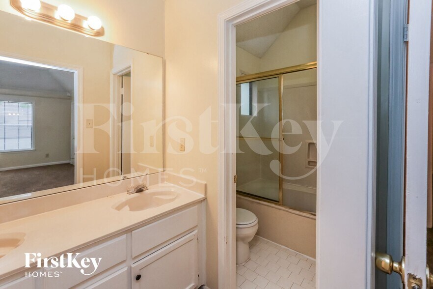 Building Photo - 3697 Beckman Dr