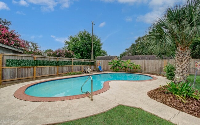 Building Photo - 5471 Kuldell Dr