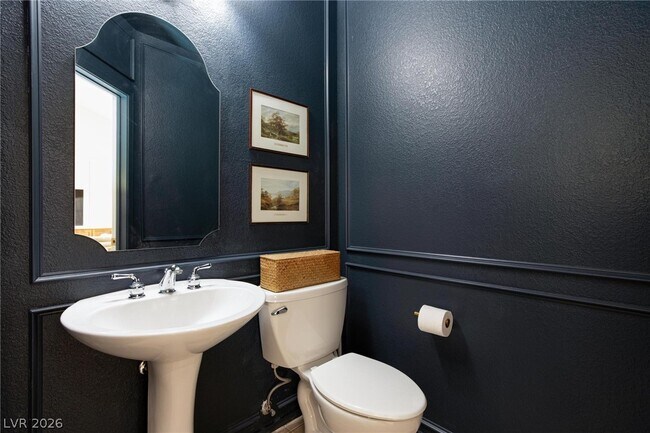 Building Photo - 8204 Burgesshill Ave