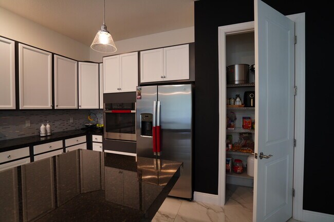 Building Photo - 15750 Longboat Key Dr