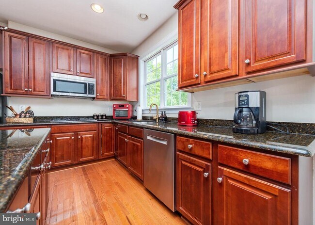 Building Photo - 6263 Trotter Rd