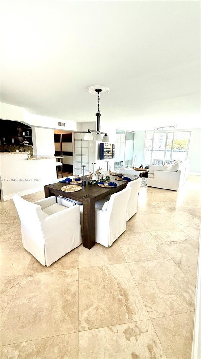 Building Photo - 4000 NE 170th St