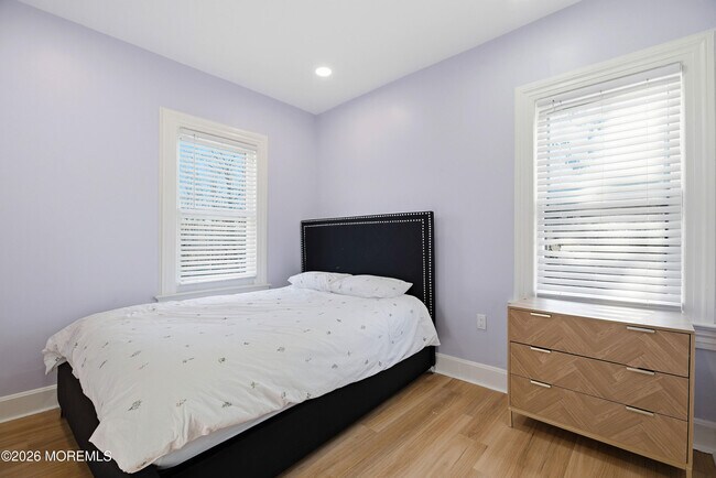 Building Photo - 343 Norwood Ave