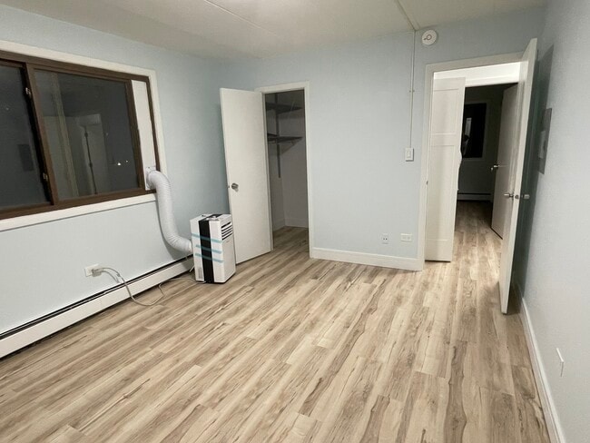 Master bedroom - 1220 S Lorraine Rd