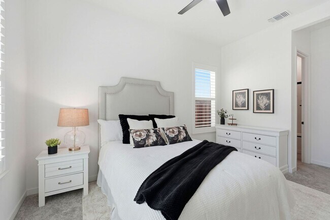 Building Photo - 1550 Plumas Dr
