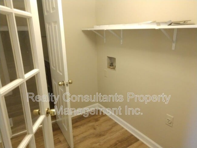 Building Photo - 1408 Woodmere Dr