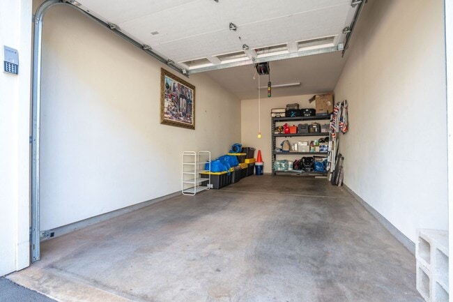 Building Photo - Beautiful Fully Furnished, 3 Bed/2 Bath Kai Ani Village Townhome