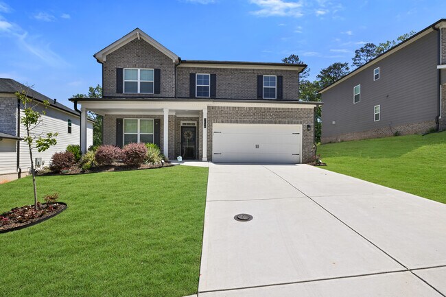 Building Photo - 3450 Sycamore Dr