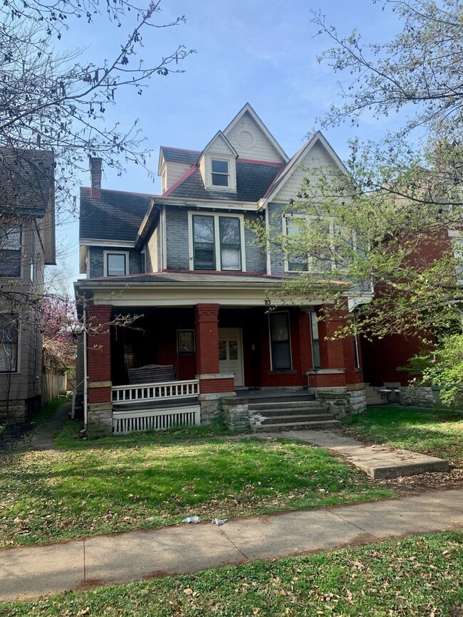 Primary Photo - 83 W 2nd Ave
