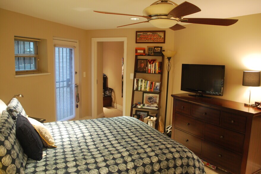 Bedroom - 1822 New Hampshire Ave NW