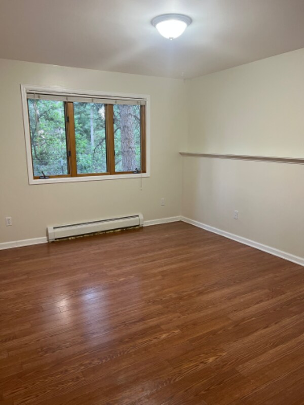 Building Photo - 8147 S Summit Dr