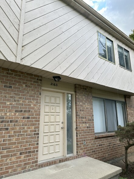 Primary Photo - 2163 Woodleaf Ct