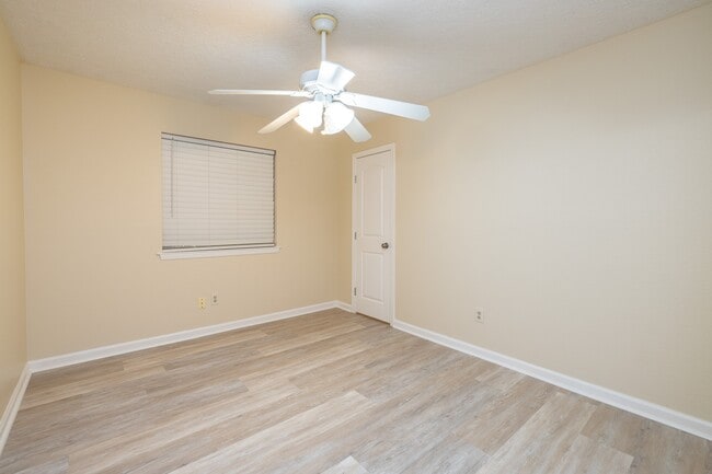 Building Photo - 2799 Wood Hollow Dr