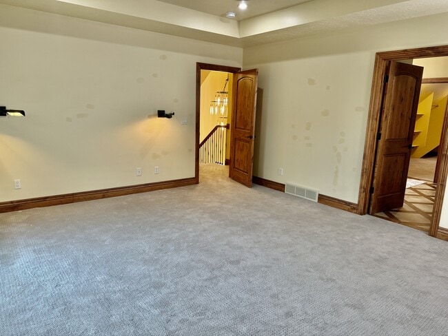 Building Photo - 6819 S Greenfield Way