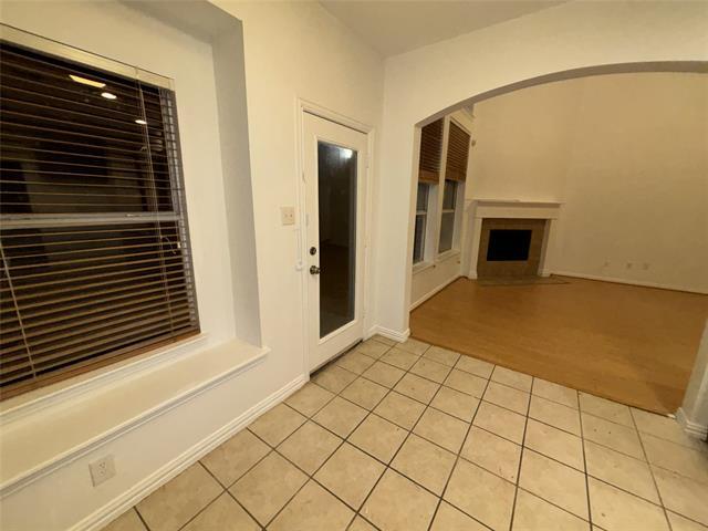 Building Photo - 1005 Leoti Ln