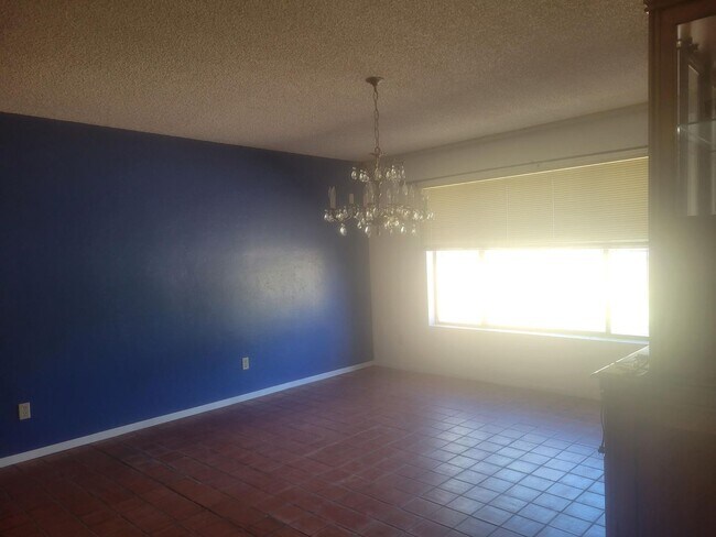Building Photo - 3 Bed 2.5 Bath Spanish Style Home