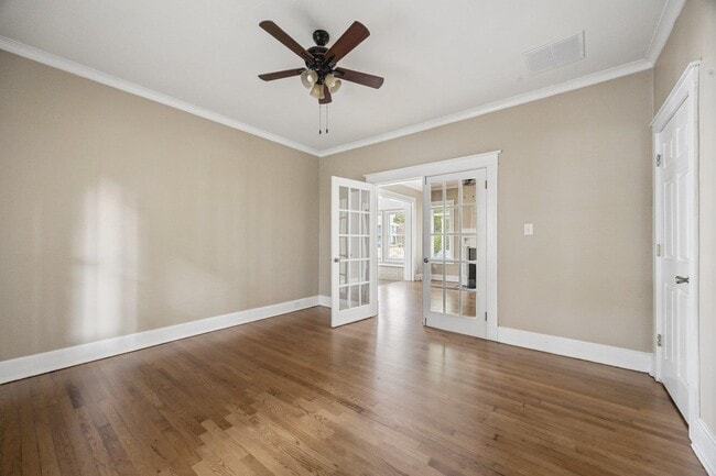 Building Photo - 230 Garland St