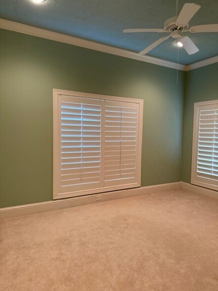 Building Photo - 1 Spring Hl