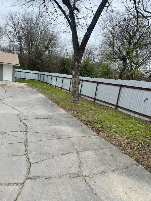 Building Photo - 1015 N 14th St