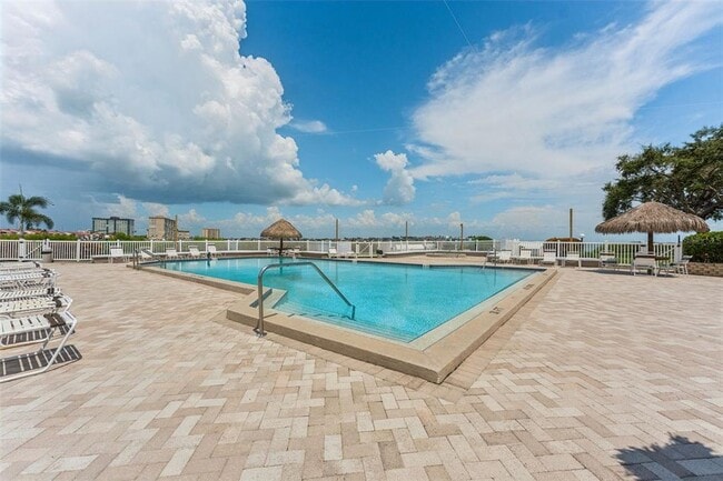 Building Photo - 6158 Palma Del Mar Blvd S