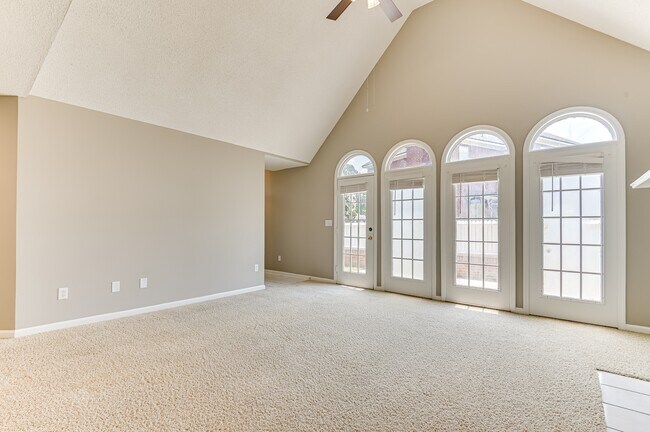 Building Photo - 208 Stonington Dr