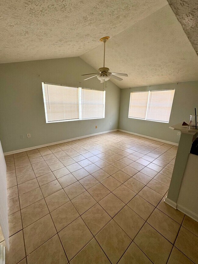 Building Photo - 7405 San Moritz Dr