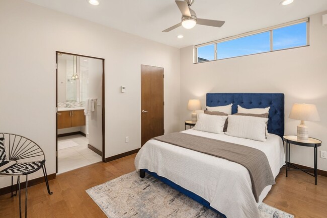 Building Photo - 3bd/3ba Seattle Townhome