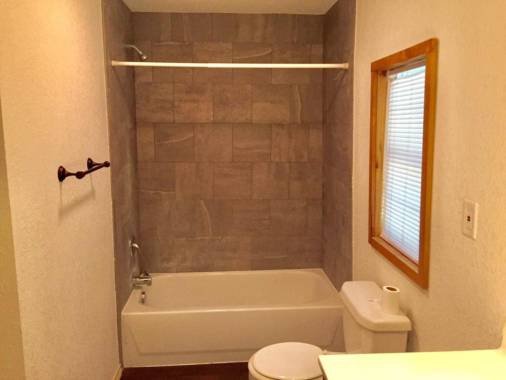 Building Photo - 688 Martindale Rd