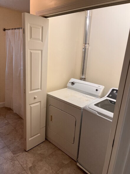 Building Photo - 4 Union Pl