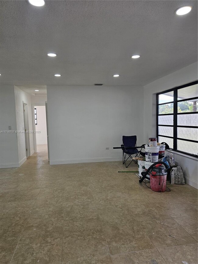 Building Photo - 3 bedroom in Miramar FL 33023