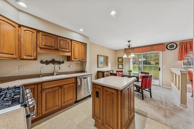 Building Photo - 36119 N New Bridge Ct