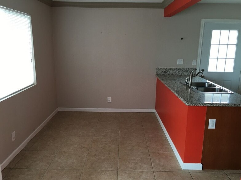 Building Photo - 642-648 W. 3rd St.