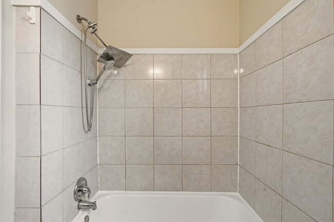 Building Photo - 708 Columbia Rd NW