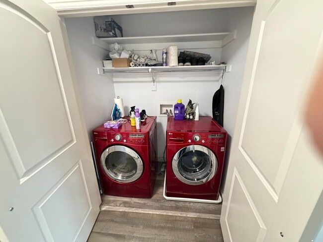 Building Photo - 6929 S Vlg Hvn Dr