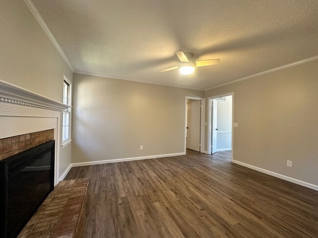 Building Photo - Adorable 3-Bedroom Home in the Heart of Cary with an Amazing Outdoor Space + Fenced Backyard!