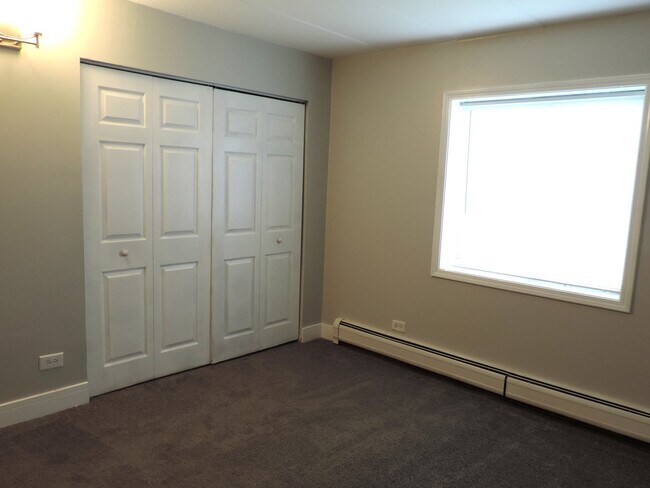 Building Photo - 204 E Bailey Rd