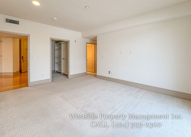 Building Photo - 1337 Wellesley Ave