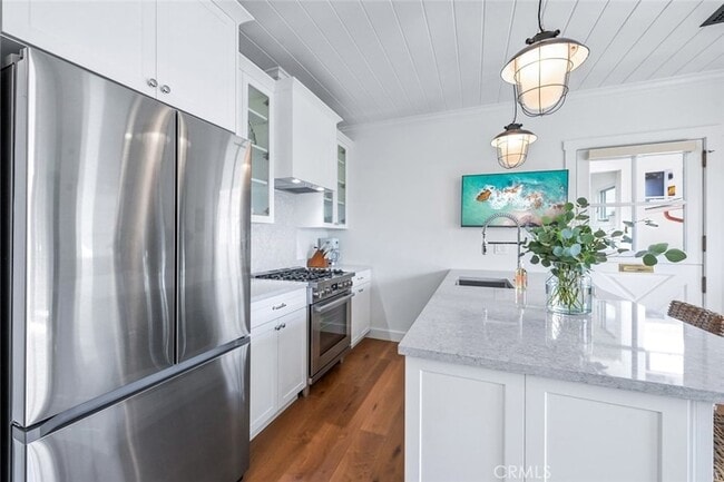 Building Photo - 358 Cliff Dr