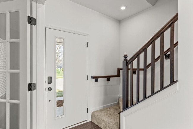 Building Photo - 126 Cardow Dr