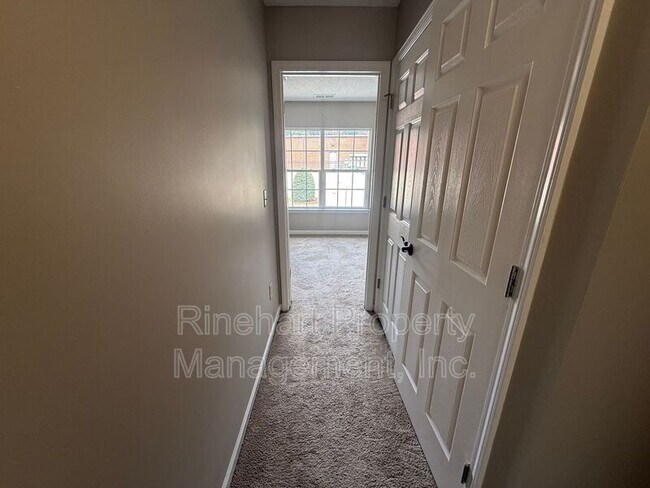 Building Photo - 760 Tavern Ct