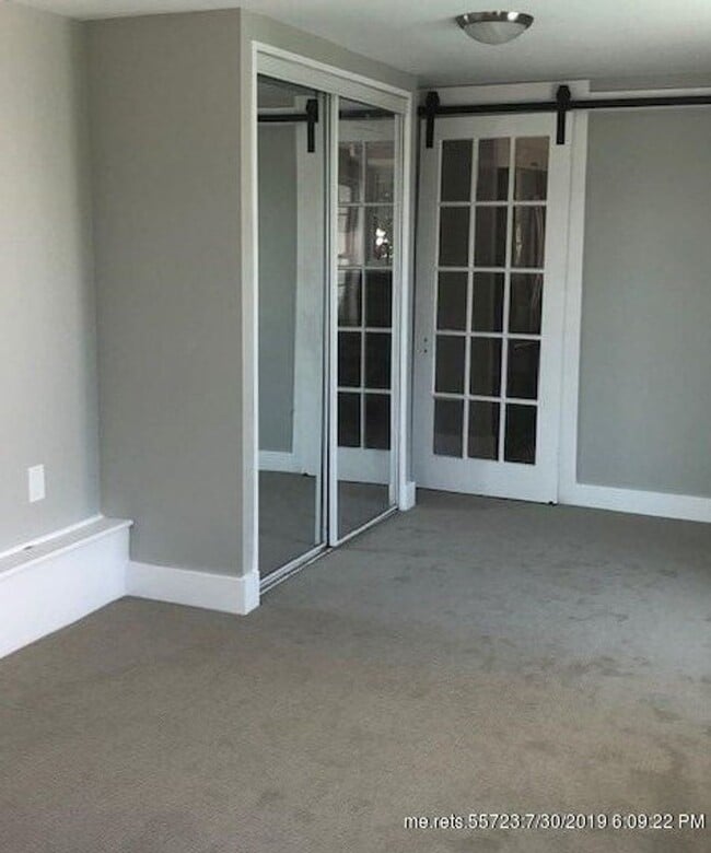 Building Photo - Beatiful 4 Bed Downtown Bath House