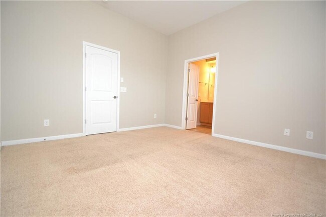 Building Photo - 208 Irving Way