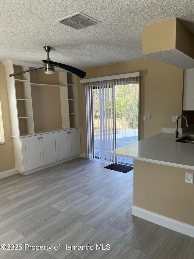 Building Photo - 12474 Drayton Dr